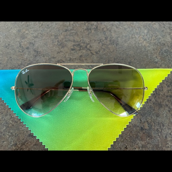 Ray-Ban Aviator Sunglasses - Picture 2 of 6